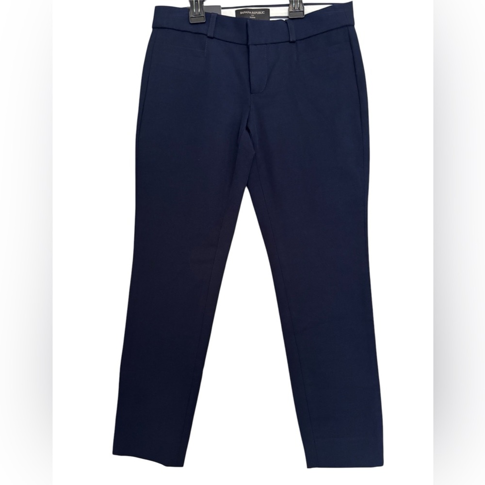 Banana Republic Slim fit. Mid rise. Ankle length.
Comfort stretch. Women Pants